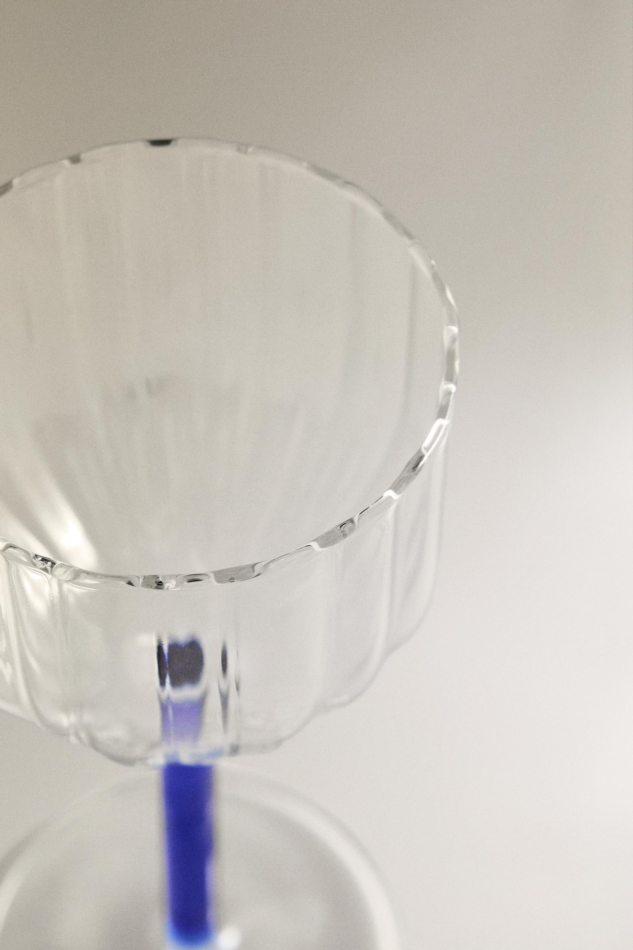 BOROSILICATE GLASS WITH COLOURED STEM